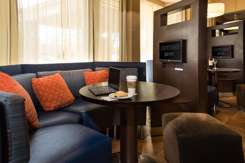 فندق Courtyard By Marriott Fort Collins