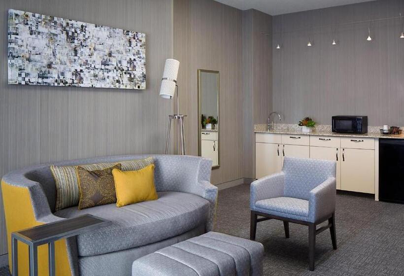 Отель Courtyard Grand Rapids Downtown