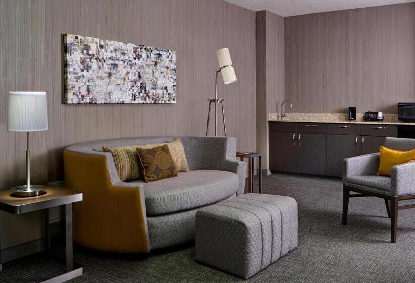 Отель Courtyard Grand Rapids Downtown