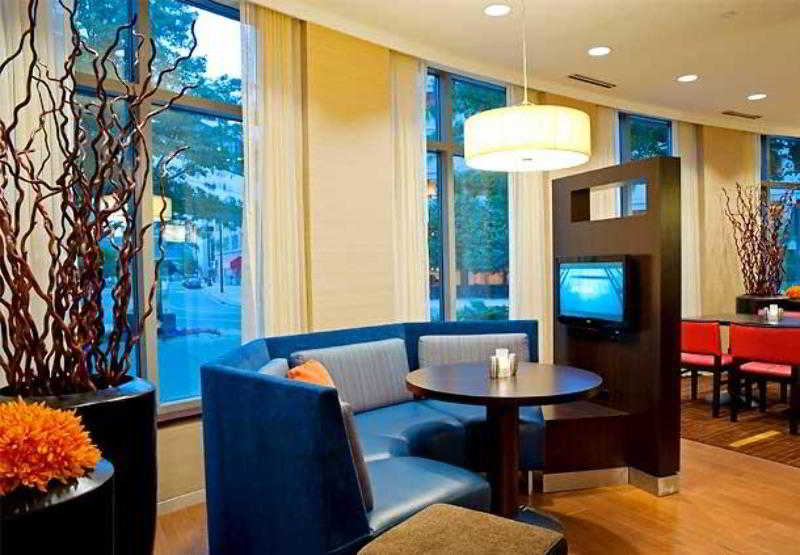 Отель Courtyard Grand Rapids Downtown