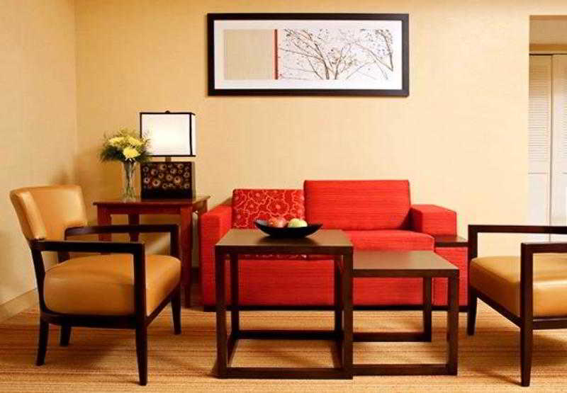 Отель Courtyard Grand Rapids Downtown