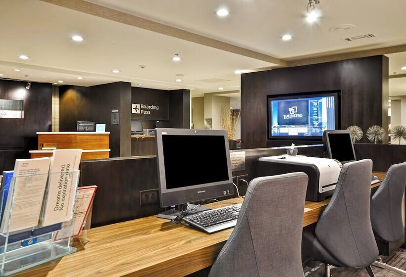 فندق Courtyard By Marriott Jacksonville Airport/ Northeast