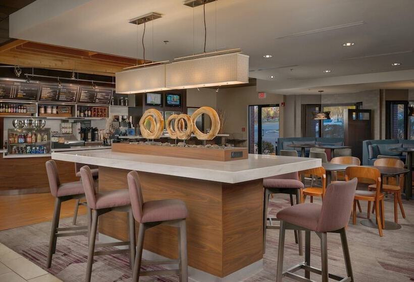 هتل Courtyard By Marriott New Haven Orange