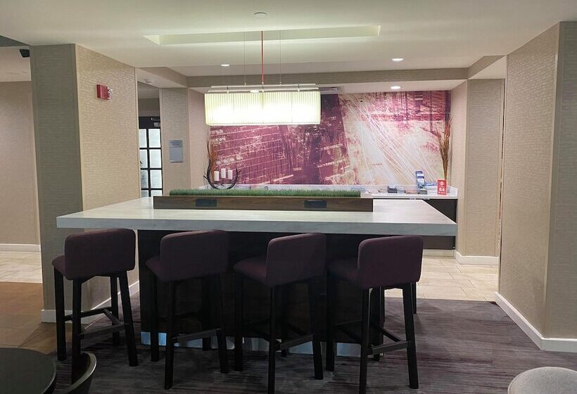 호텔 Courtyard Newport News Yorktown