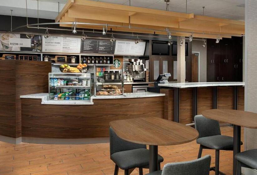 ホテル Courtyard By Marriott Portland Tigard