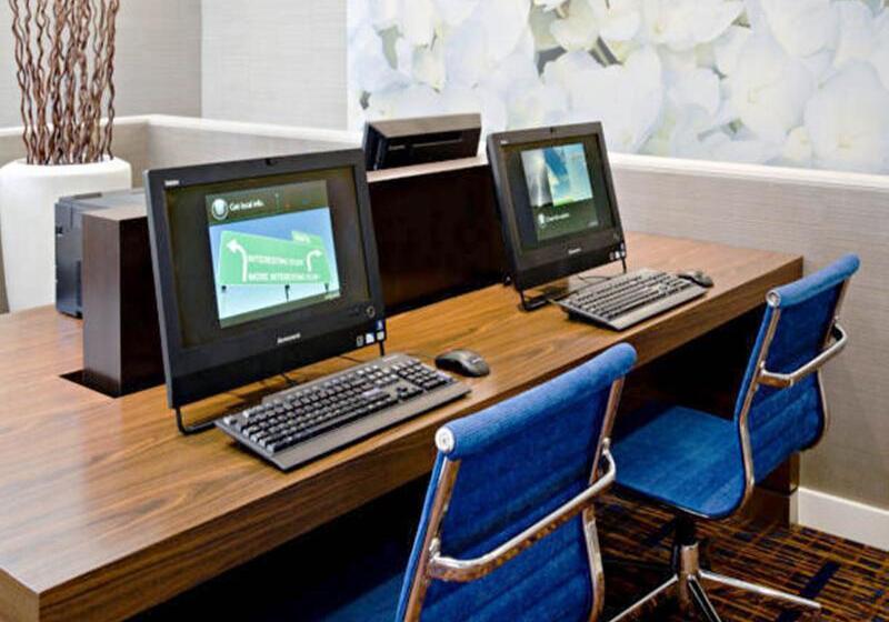 فندق Courtyard St. Louis Westport Plaza