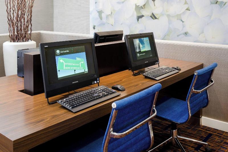 هتل Courtyard St. Louis Westport Plaza