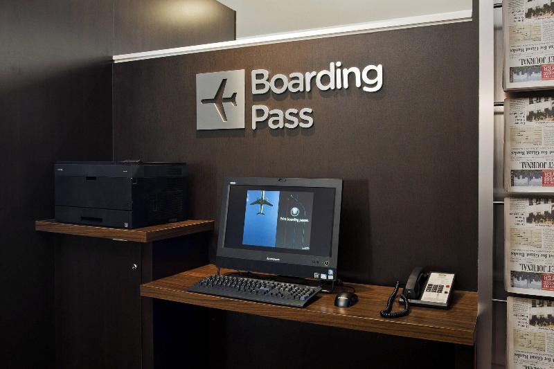 فندق Courtyard St. Louis Westport Plaza