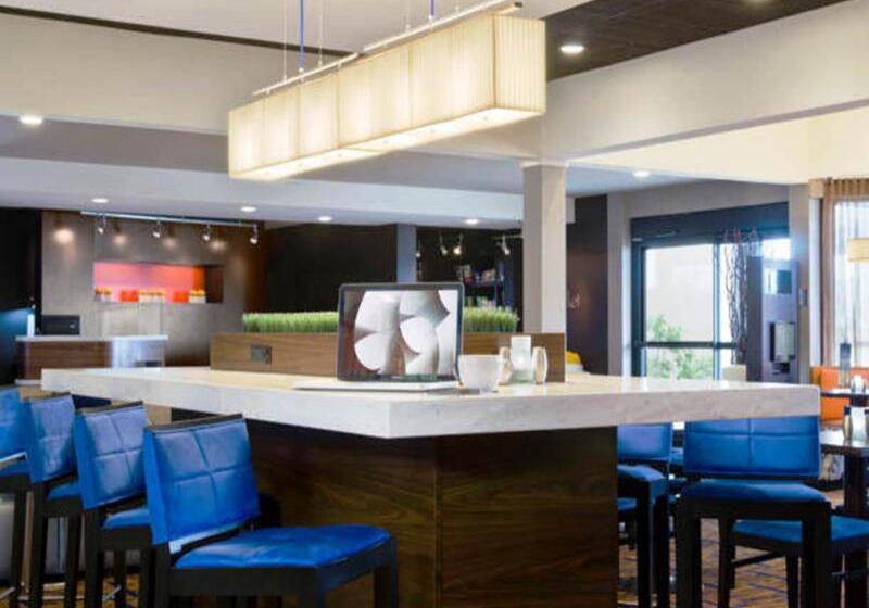 هتل Courtyard St. Louis Westport Plaza