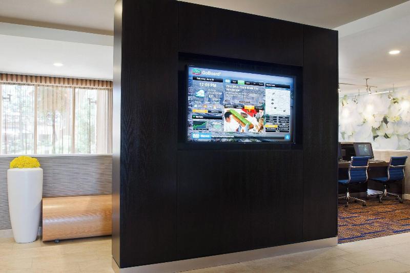 فندق Courtyard St. Louis Westport Plaza