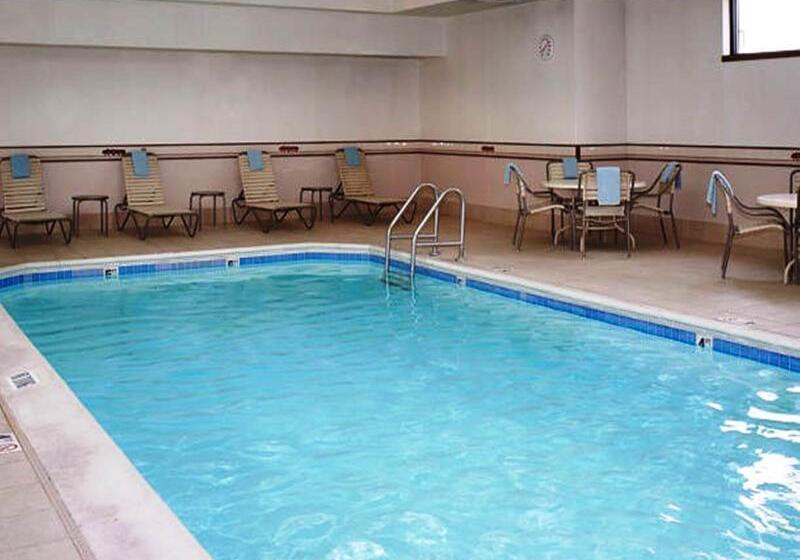 هتل Courtyard St. Louis Westport Plaza