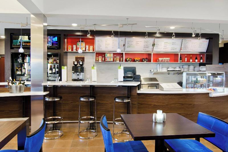 فندق Courtyard St. Louis Westport Plaza