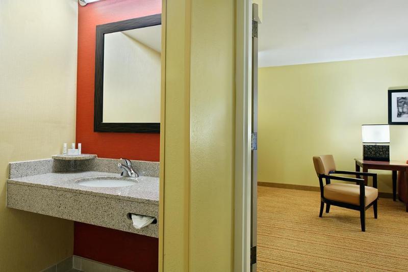 فندق Courtyard Tampa North/i75 Fletcher