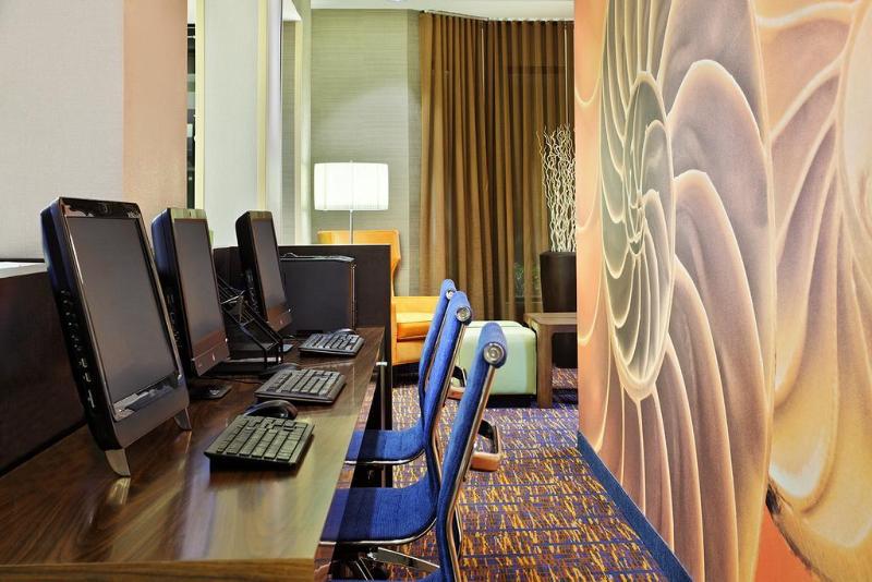 فندق Courtyard Tampa North/i75 Fletcher