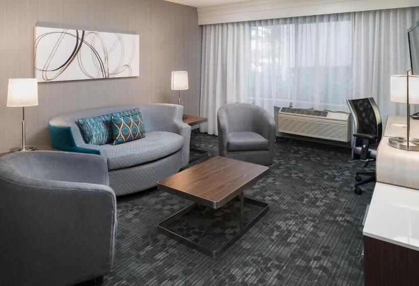 Отель Courtyard By Marriott Vacaville