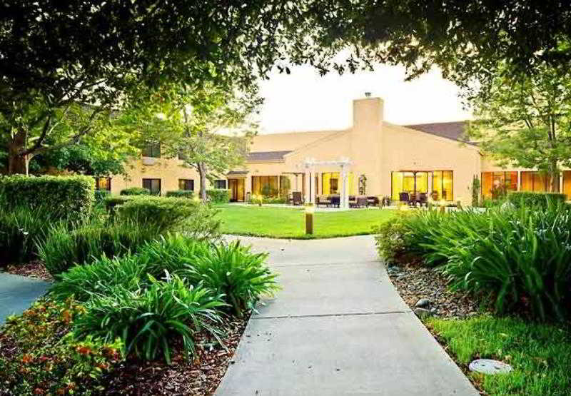 Отель Courtyard By Marriott Vacaville