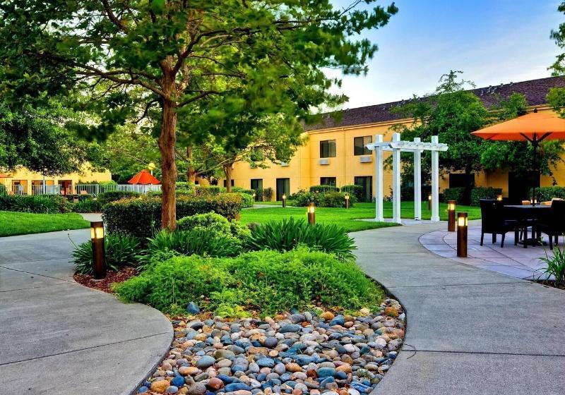 호텔 Courtyard By Marriott Vacaville