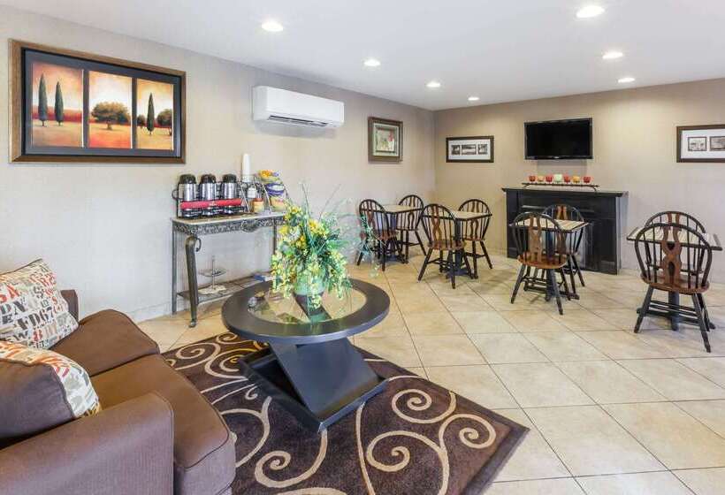 فندق Days Inn By Wyndham Central City