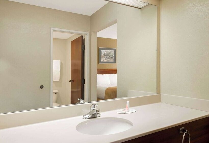 酒店 Days Inn By Wyndham Norton