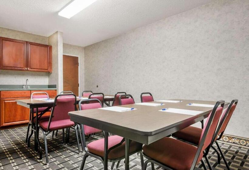 酒店 Days Inn By Wyndham Norton