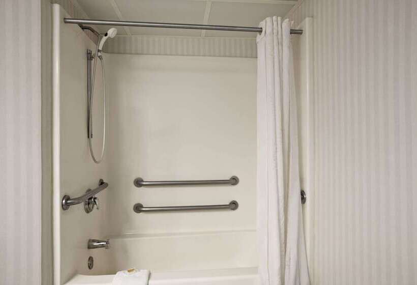 בית מלון כפרי Days Inn & Suites By Wyndham Albany