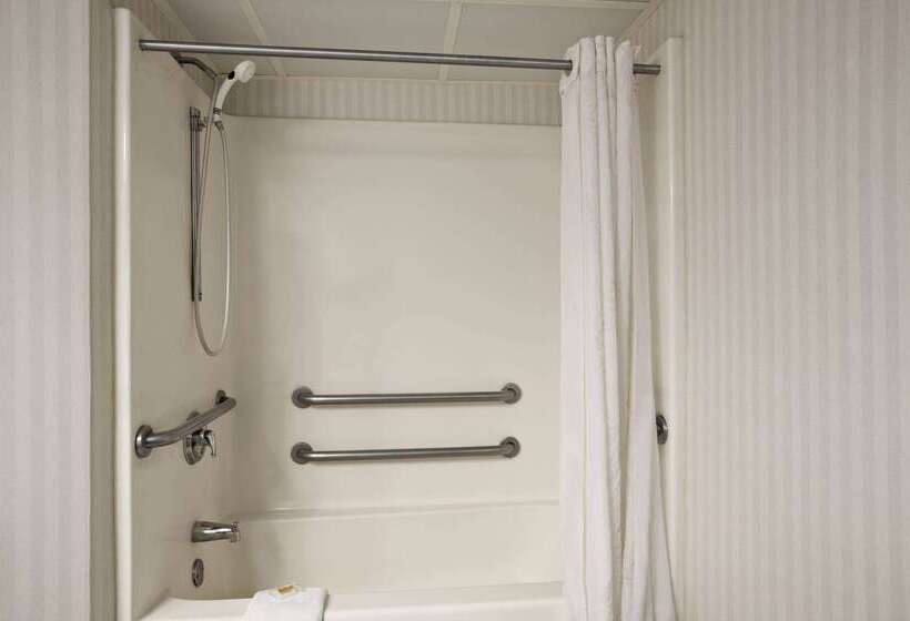 בית מלון כפרי Days Inn & Suites By Wyndham Albany