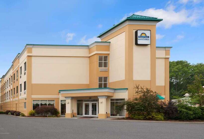 בית מלון כפרי Days Inn & Suites By Wyndham Albany