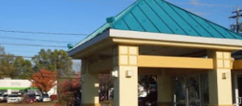 בית מלון כפרי Days Inn & Suites By Wyndham Albany