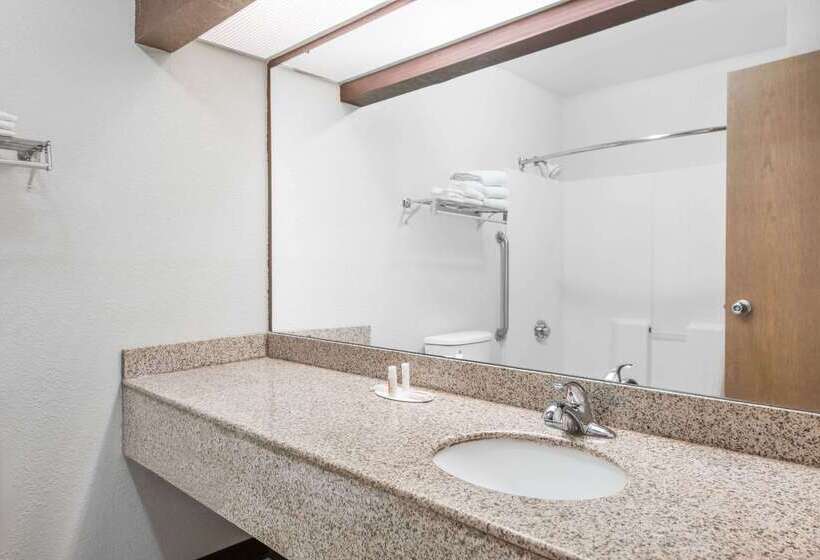 فندق Days Inn & Suites By Wyndham Casey