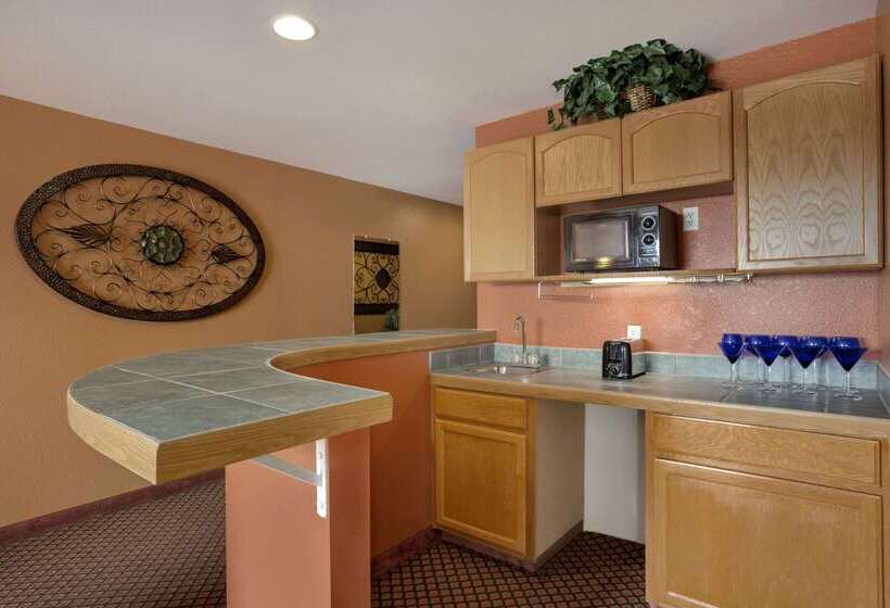 Garner Hotel Phoenix   Surprise, An Ihg