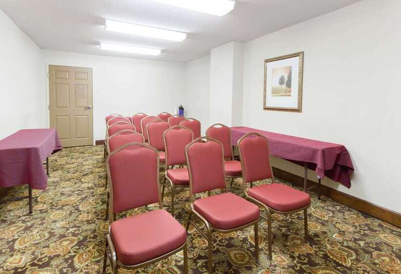 فندق Days Inn & Suites By Wyndham Tucker/northlake