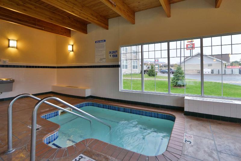 هتل Duluth Inn & Suites Near Spirit Mountain