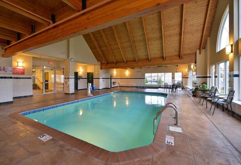 هتل Duluth Inn & Suites Near Spirit Mountain