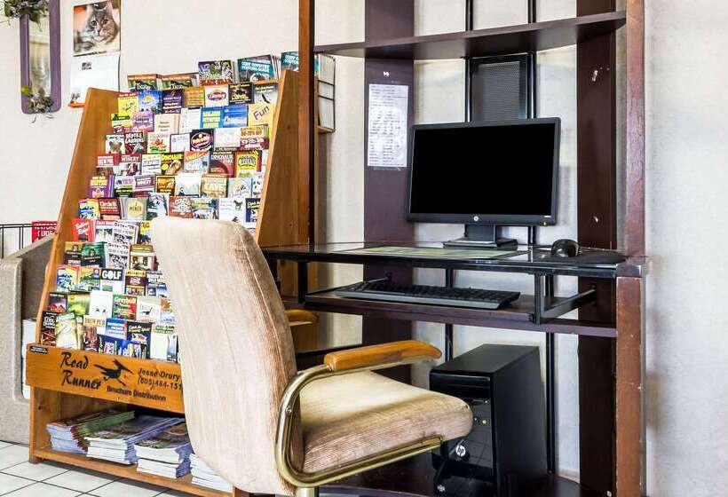 酒店 Econo Lodge North