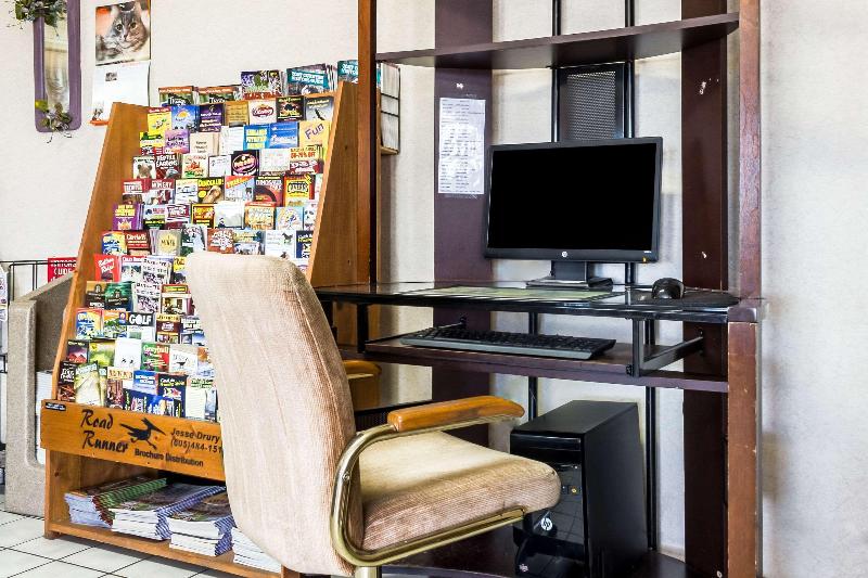 酒店 Econo Lodge North