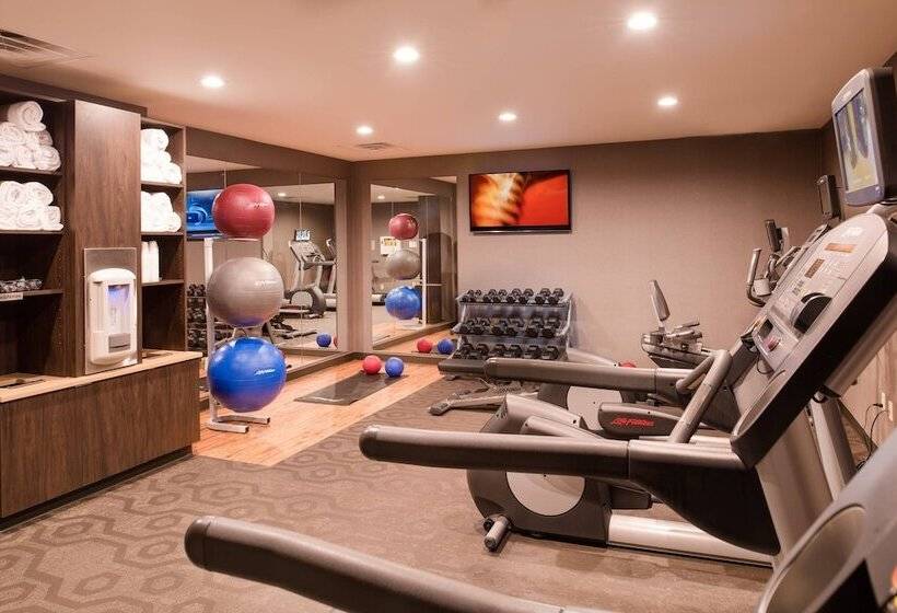 هتل Fairfield Inn & Suites By Marriott New Orleans Downtown/french Quarter Area