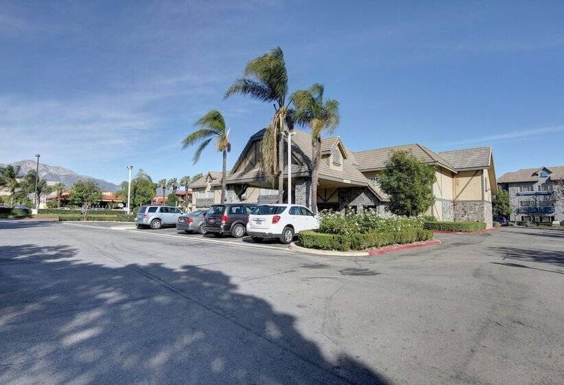 فندق Folk Inn Ontario Airport