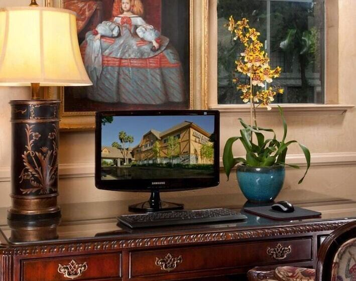 فندق Folk Inn Ontario Airport