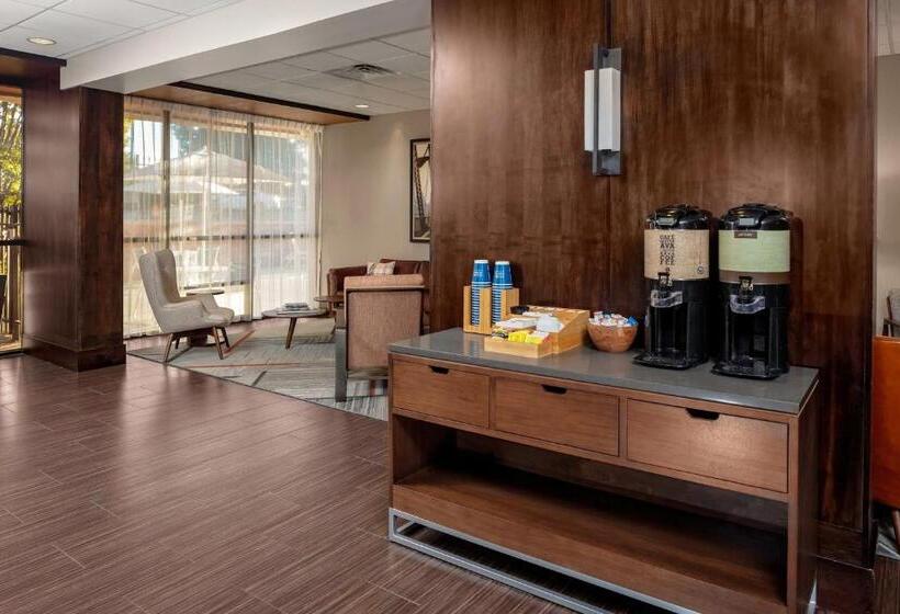 Szálloda Four Points By Sheraton Memphis East