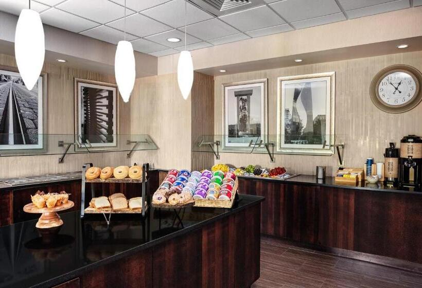 Szálloda Four Points By Sheraton Memphis East