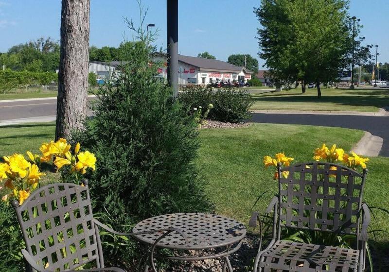 Grandstay Hotel & Suites