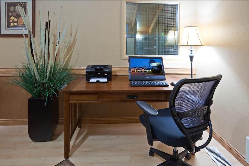 Grandstay Hotel & Suites