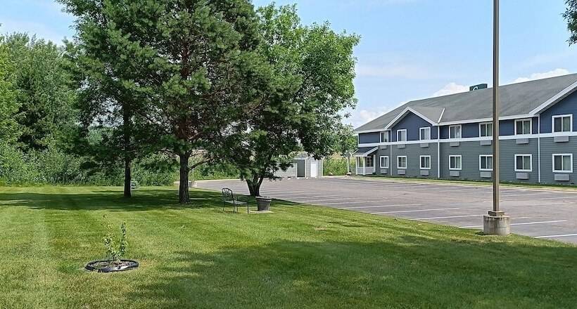 Grandstay Hotel & Suites