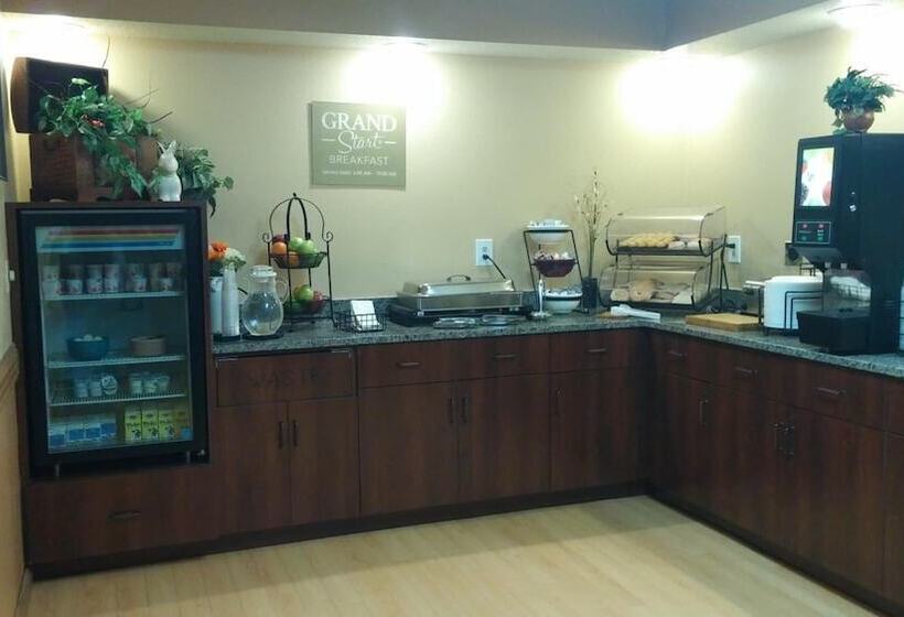 Grandstay Hotel & Suites