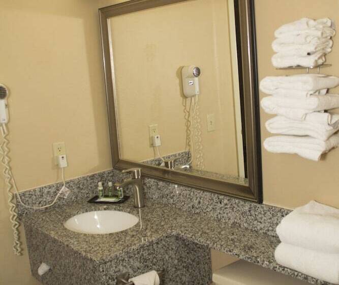 Grandstay Hotel & Suites