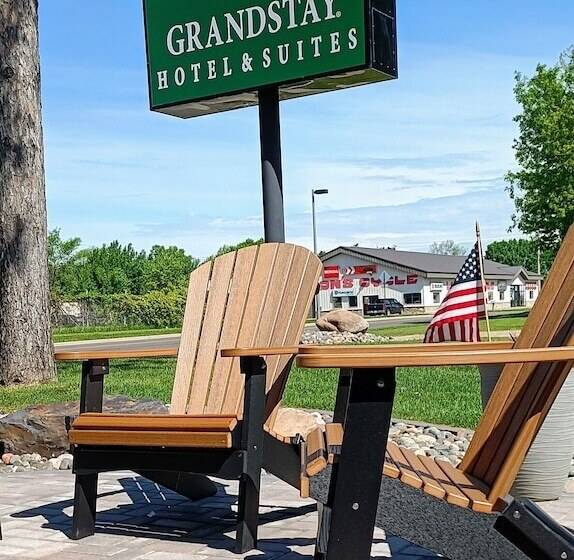 Grandstay Hotel & Suites