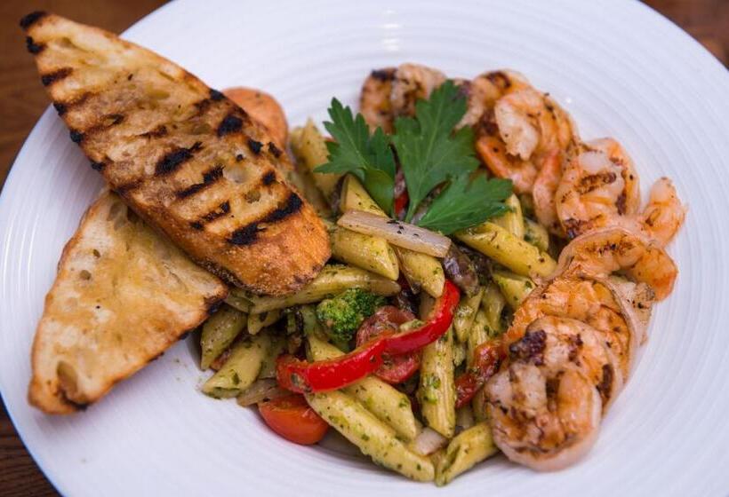 هتل Holiday Inn & Suites Dallas Addison By Ihg