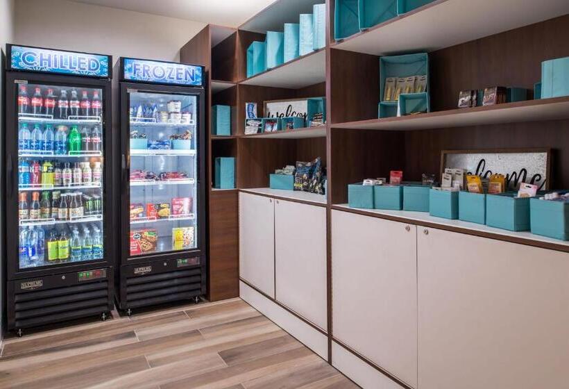 هتل Holiday Inn & Suites Dallas Addison By Ihg