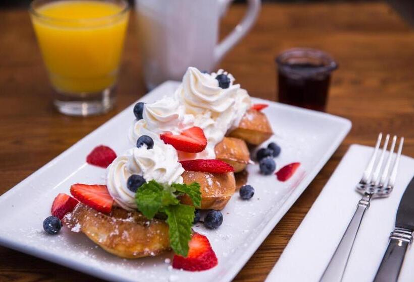 هتل Holiday Inn & Suites Dallas Addison By Ihg