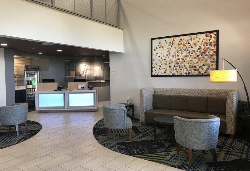 Отель Holiday Inn Express Canton, An Ihg